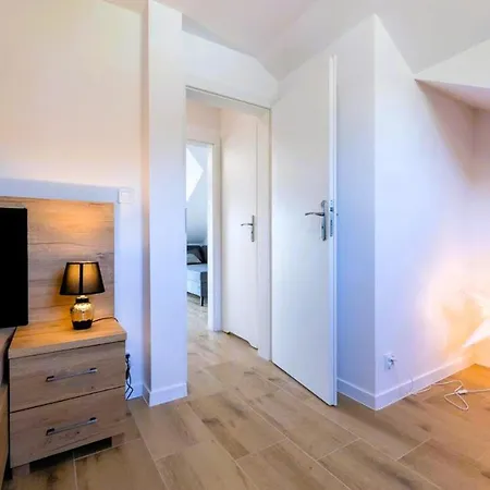 3 Bedroom Beautiful In Wodnica