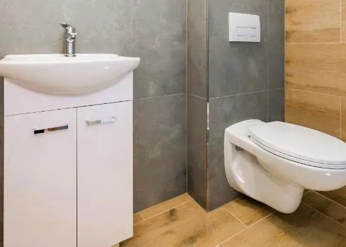 3 Bedroom Amazing In Wodnica Сasa de vacaciones *